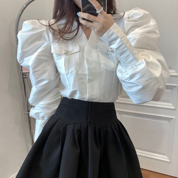 

[ewq] spring women fashion sweet blouse turn-down collar single breasted long puff sleeve pleated white loose shirt 8y628 210423