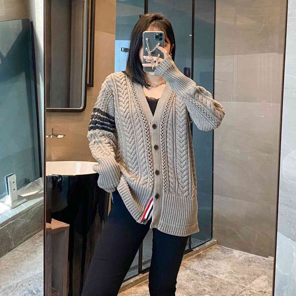

8903 lingge dongdong cardigan thick thread twist v-neck knitted wool tb four bar lazy wind sweater women, White;black