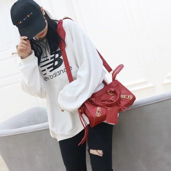 

louis vutton bagmotorcycle fashion women's single shoulder messenger hand versatile solid color f
