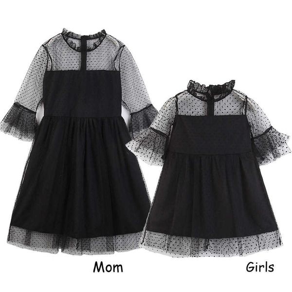 Novo Outfit Pai-Criança Verão Meninas Princesa Vestido Mãe e filha Roupas Preto Vestido de Laço Mãe Meninas Lace Malha Vestido Q0716