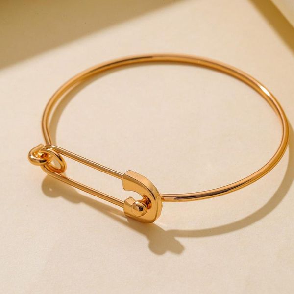 

bangle 2021 european and american fashion exaggerated style bracelet paper clip shape the temperament of women jewelry gifts, Black
