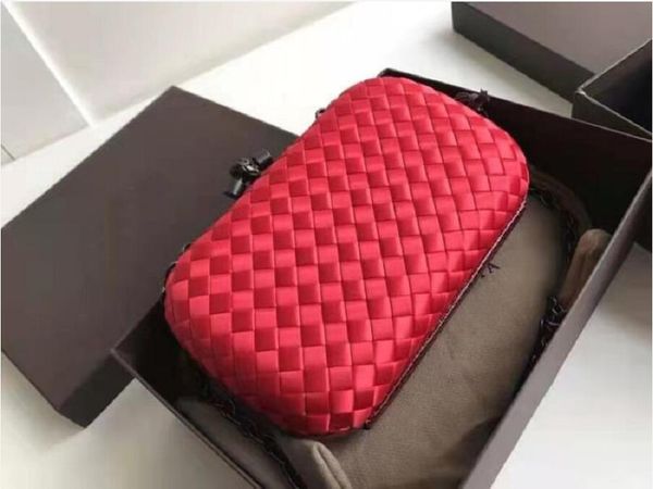 

red chain bag fashion