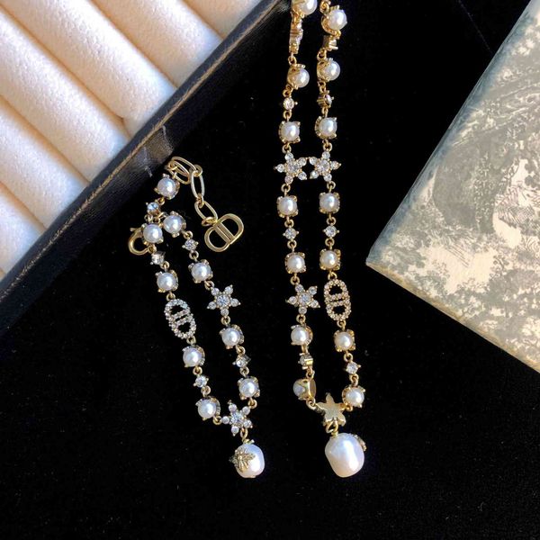 

2021 new designer family high version bee pearl necklace, Silver