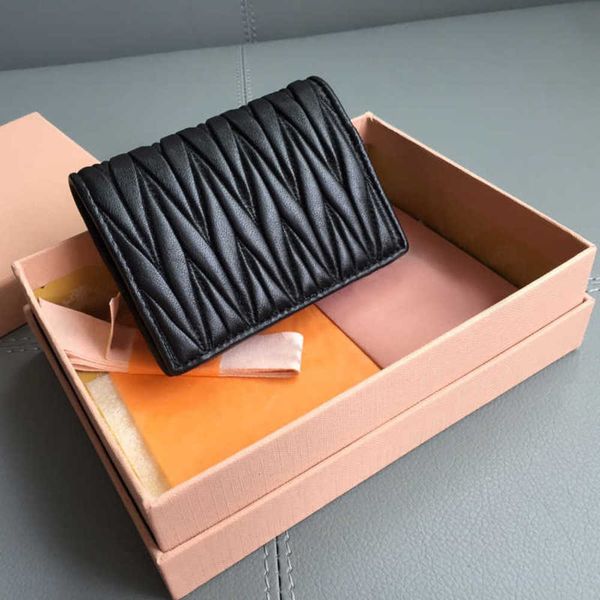 

7a+fashion new style 5mv204 small purse both inside and out are imported lamb skins bank cards, coins and loose change can be paid into it w, Red;black