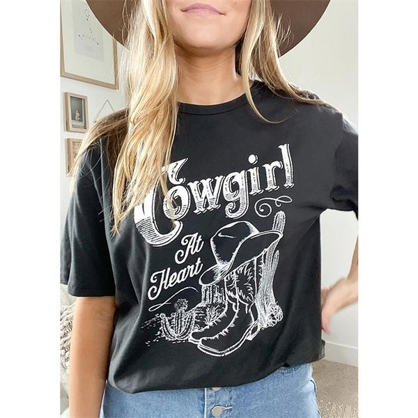 Cowgirl no coração impressão verão mulheres harajuku tshirts bonitos chapéu de cacto botas gráficas tops de grandes dimensões vintage roupas 210317