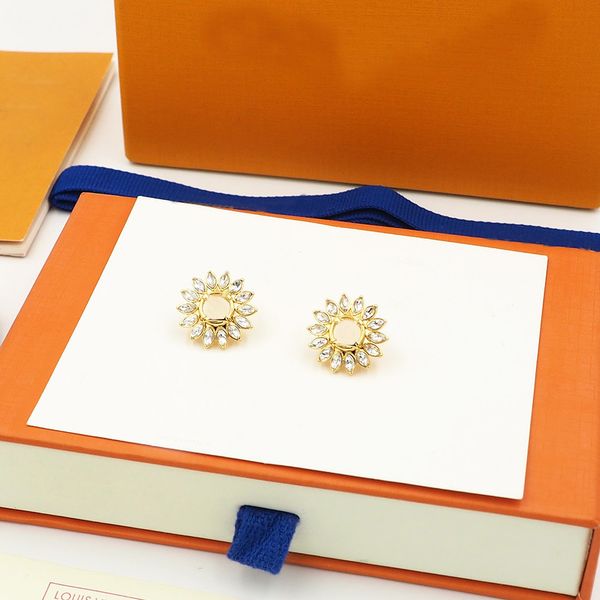 

european and american net white same earrings fashion gold alloy shell pearl earrings exaggerated starfish earrings with box for gift, Golden
