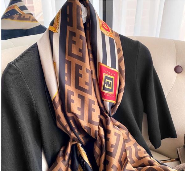 Primavera e autunno L'Europa e gli Stati Uniti moda stampano lo scialle della sciarpa del tutto-fiammifero di seta Hangzhou nuova sciarpa di raso di seta all'ingrosso