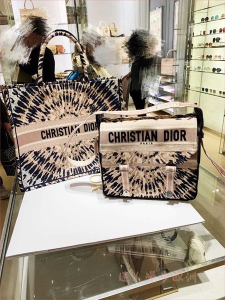 

women luxurys designers bags 2021 designer handbags multi pochette crossbody bag zhouzhoubao123 louisbags_18 hanghhangbag colorful embroider