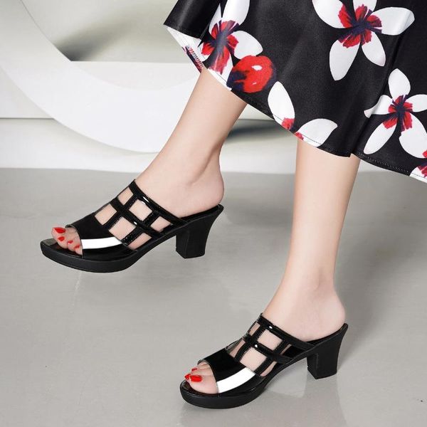 

fashionable wear mid-heeled 2021 spring and summer wild hollow thick heel sandals, Black