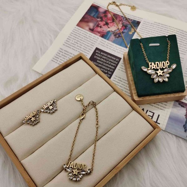 

2021 new designer 21-year-old temperament letter necklace korean version net red star inlaid diamond bracelet female earrings, Black