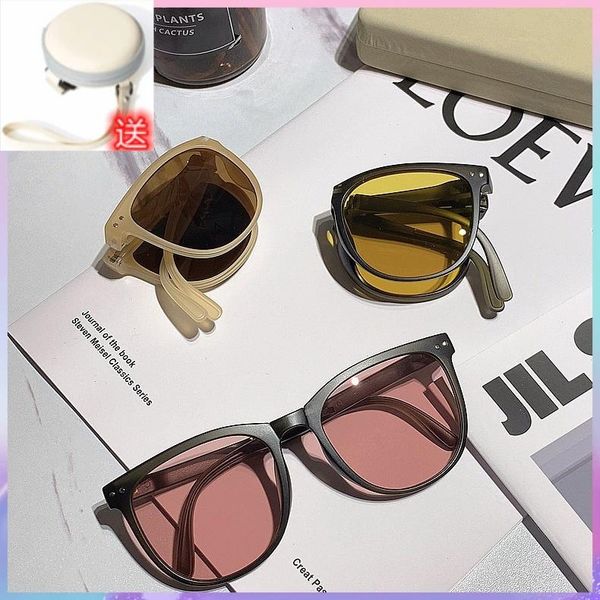 

sunglasses special offer retro personality anti-ultraviolet foldable street shooting avant-garde driving trip to the seaside, White;black