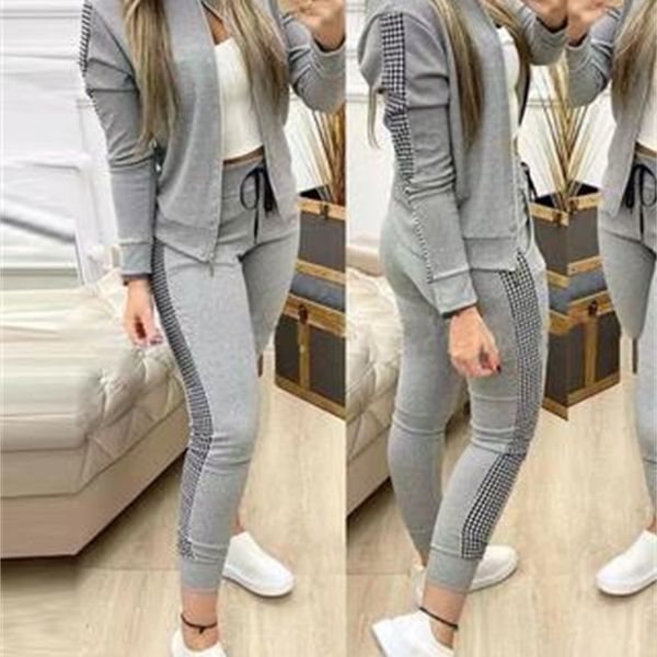 

autumn and winter 2021 new long sports leisure zipper plaid suit for women, Gray