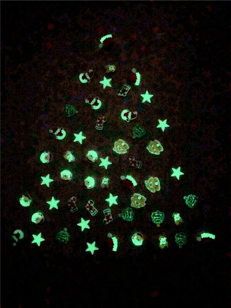 

100pcs custom pvc luminous christmas tree decoration decorate series glow shoe charms for croc clog accessories glowing up in the dark a01, White;pink