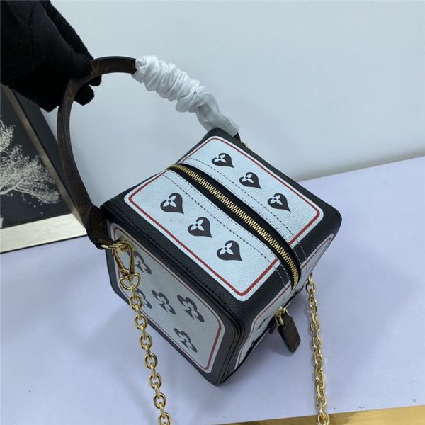 

2021 21ss playing card series dice pack poker bag size: v-037