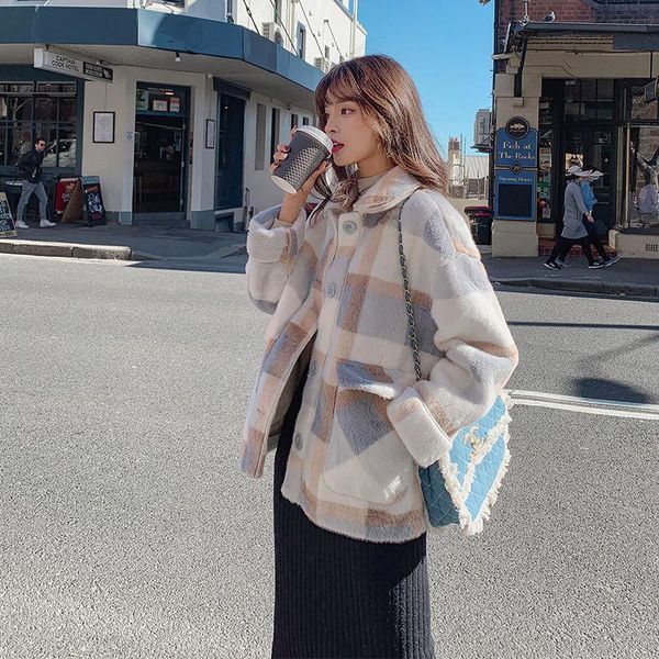 

women's jackets lamb wool plaid coat 2021 autumn and winter korean loose short imitation mink warm jacket on the market, Black;brown