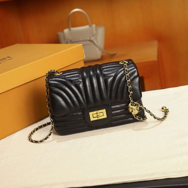 

2021 chain small square bag fashion single shoulder oblique span bag