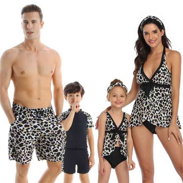 

family matching swimwear leopard print swimsuit mother daughter bikini beachwear swimming trunks men bathing suit 210521, Blue
