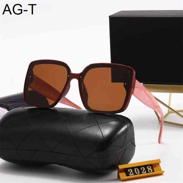 

2021 new luxur classic square sunglasses designer brand fashion mens womens sun glasses eyewear metal glass lenses with box 2028, White;black