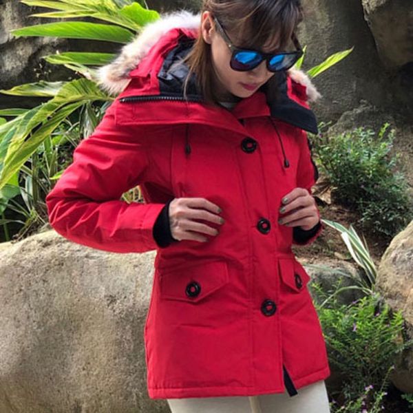 Piumini invernali moda Parka con cappuccio montato Parka classico sottile Capispalla caldo Cappotti di pelliccia di alta qualità per donna Personalizza Taglie forti