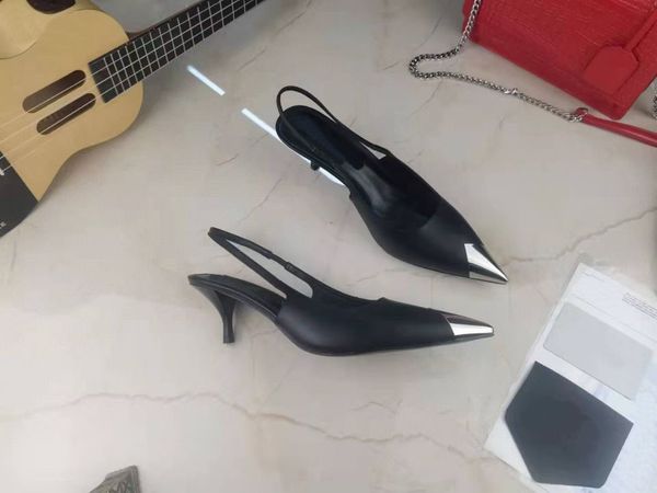 Venda direta de alta qualidade Sandálias femininas Moda Metal apontado tecida de costas Cinto de viagem Tecido Sapatos de vestido sexy Luxo High Heels 6cm Enviar Caixa 35-42