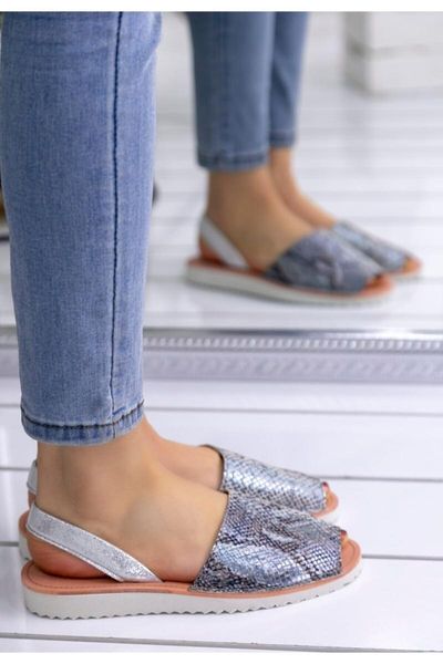 

women's gray skin patterned samiye sandals, Black