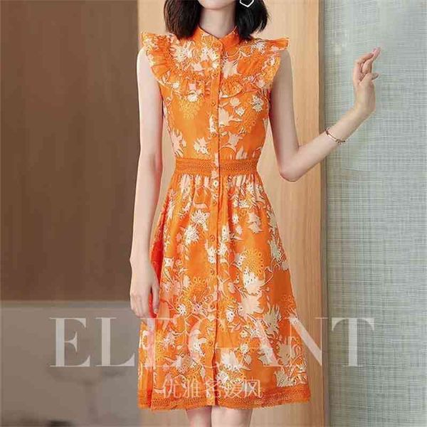 

is a popular year for waist-hugging printed dresses 210323, Black;gray