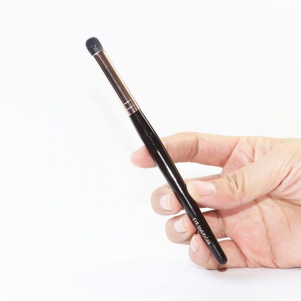 

eye smudger brushes eyeshadow crease smudge brush dome squirrel hair makeup tools1