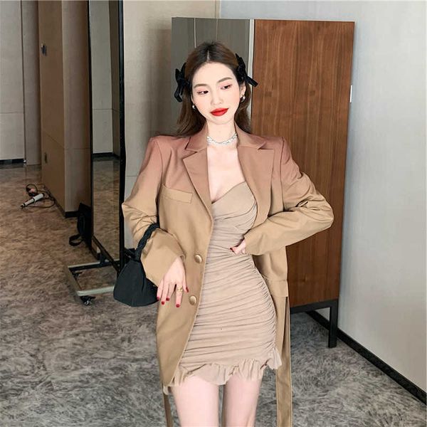 

suit coat + elastic ruffle pleated suspender skirt 2021 summer women's wear gradient suit, Black;gray