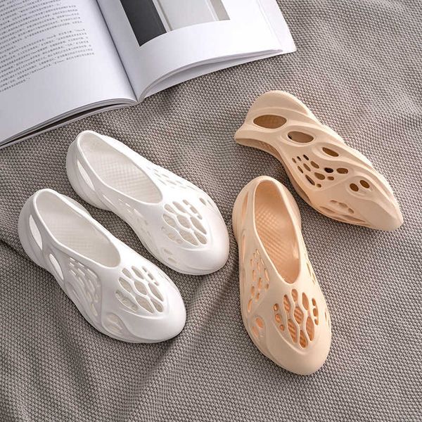 

2020 new coconut hole shoes with non slip thick soles for boys and girls, Black