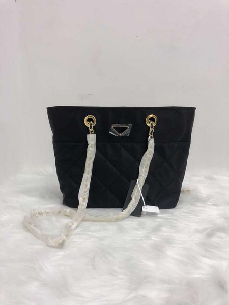 

7a+ parachute package female little red book new fund 2020 autumn ling lattice with nylon stray chain model of medieval shoulder bag