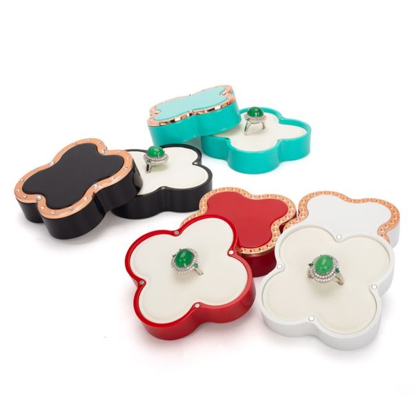 

creative clover magnetic ring jewelry box gift pendant necklace jewelry box, Black