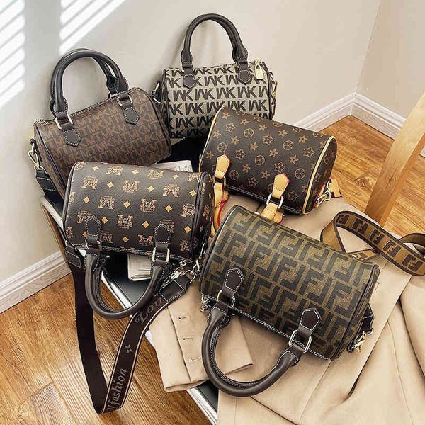 

2022 new factory wholesale summer messenger women's bag