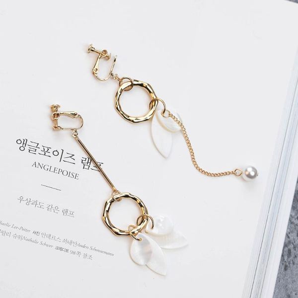 

clip-on & screw back jio2021 korean fashion elegance clip on earrings asymmetric simulated pearl shell leaves boucle d'oreille femme, Silver