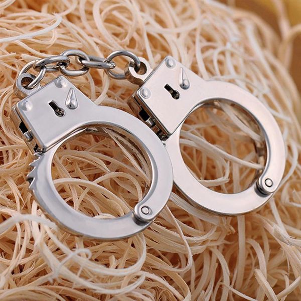 

keychains man handcuff keychain charms pendant car key keyring handbag chain chaveiro creative women men llaveros gift, Silver