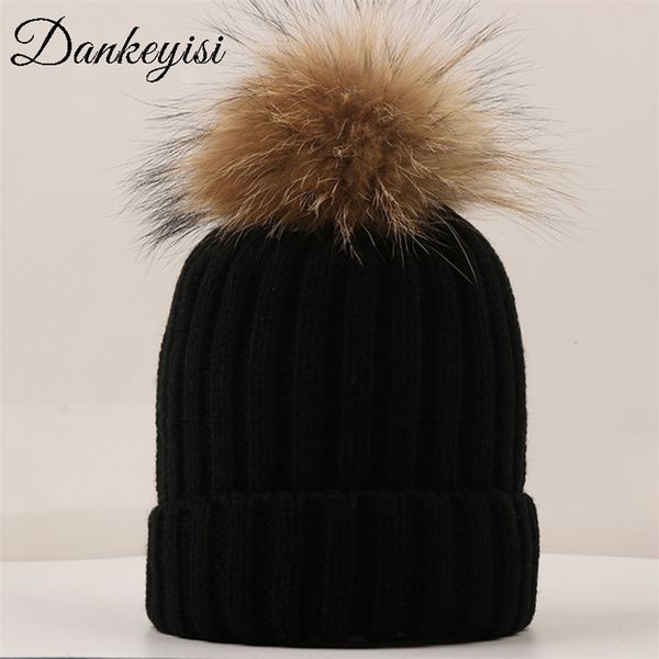 Dankeyisi мода женские шляпные меховые POM черепочки шапочки шапочки натуральный енот меховой мех Помпом шапочки шляпы для толстой женской кепки 211229