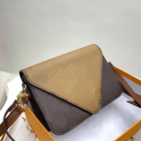 

2022women designer pochettes crossbody messenger bag luxurys designers bags paris brand patchwork printed flap handbags lady dou