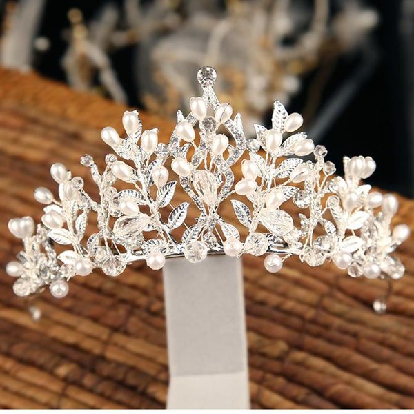 Handmade Pearl Crystal Crown Hair Jewelry Wedding Tiaras Headpieces Moda branca e clipes de design especiais Barrettes