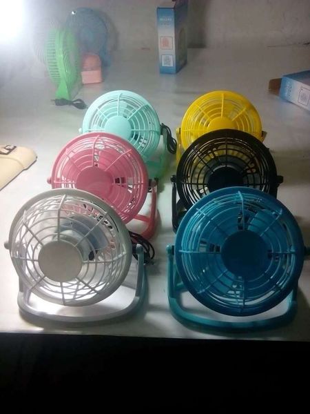 

fans 4-inch plastic fan usb small fan portable cooling mini