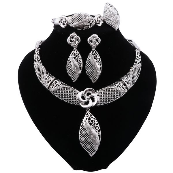 Bridal Fashion Dubai Silver Colory Jewelry Jewelry Sets Nigerian Wedding Wedding Branelli African Branelli Collane Orecchini Braccialetto Braccialetto Bracciale