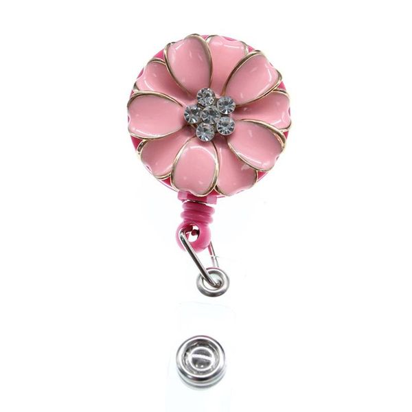 Pins, broches 10 pçs / lote Estilo rosa / branco / preto esmalte com strass flor retrátil puxar o titular do nome de reel