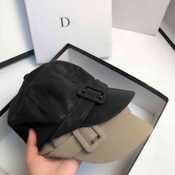 

designer new soft leather belt buckle cap versatile face autumn and winter travel street shooting octagonal cap fashion men's and women, Black;white