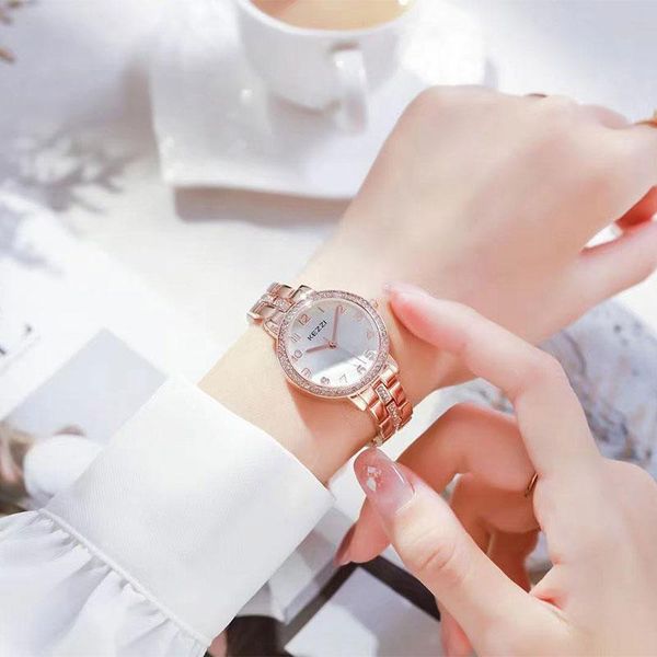 

wristwatches kezzi women's fashion watch is exquisite and generous, Slivery;brown