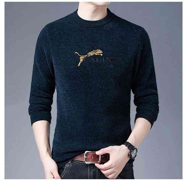 

the same men's plush chenille sweater outside the station is fashionable and simple round neck pullover for men, Black