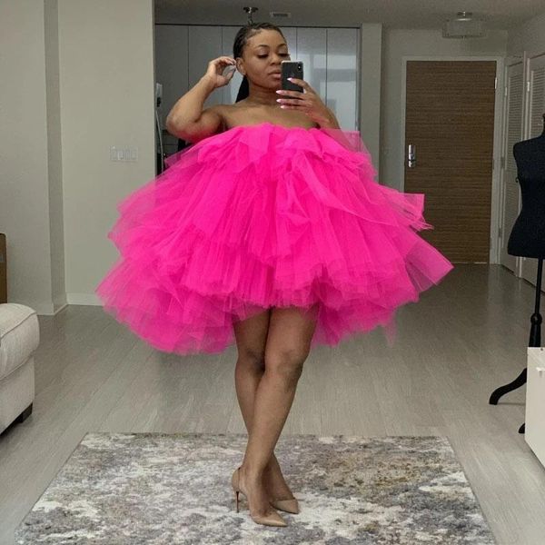 Abiti casual Rosa Fluffy Tulle Women Dress Personalizzato senza spalline Mini Tutu fucsia a strati Donna Poshoot