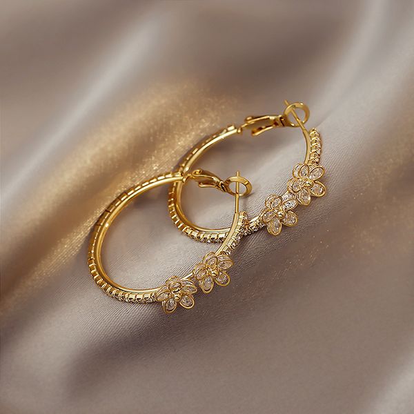 

diameter 3.3 cm ~ atmosphere high-class luxury earrings petal earrings 2021 new small design earrings designers jewelry, Silver