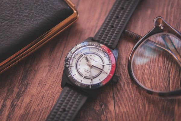 

wristwatches proxima black pvd 62mas 65 stainless steel diver dive watch sellita sw200 sapphire bezel insert c3 luminous sunburst skeleton, Slivery;brown