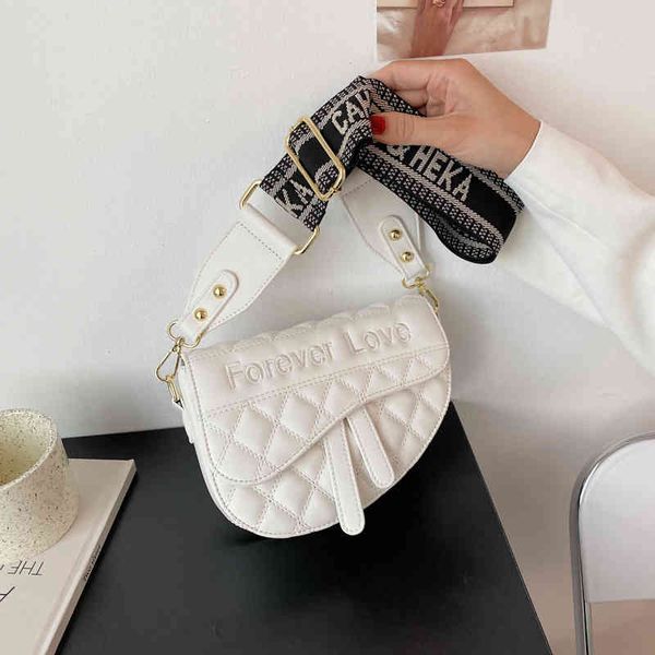 

2022 factory wholesale female summer new fashion foreign style texture rhombic lattice single shoulder net red messenger bag