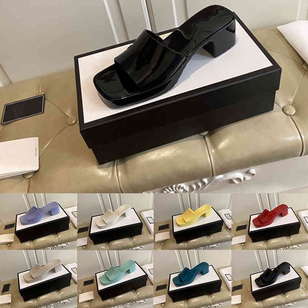 

wholesale [with box] preferential 2021 jelly high-heeled beach sandals slippers summer designers women shoes coarser heel flops 100% patent, Black