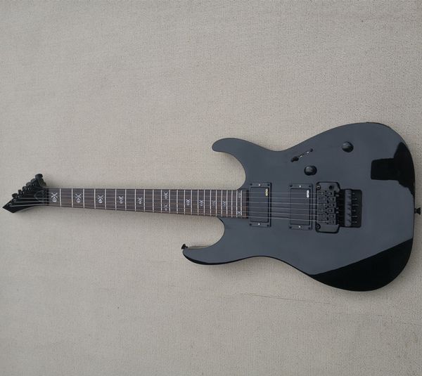 Chitarra elettrica con hardware nero a 6 corde e 24 tasti con tastiera in palissandro, intarsio teschio