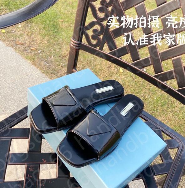 

2021 luxury designer women's slippers summer essential rubber interlayer soles embossed pattern, Black